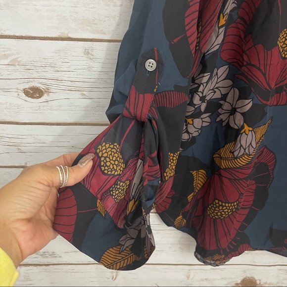 LOFT Autumn Blossom Front Pocket Roll Tab Polyester Career Blouse - Picture 5 of 10